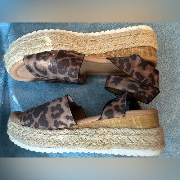 Animal print platform espadrilles size 7 - Picture 6 of 10